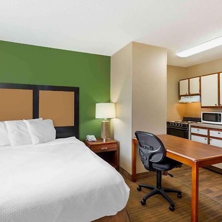 Suburban Studios Copley Akron West Экстерьер фото