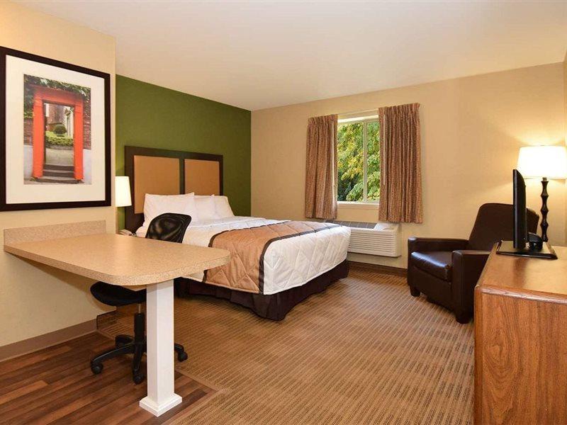 Suburban Studios Copley Akron West Экстерьер фото