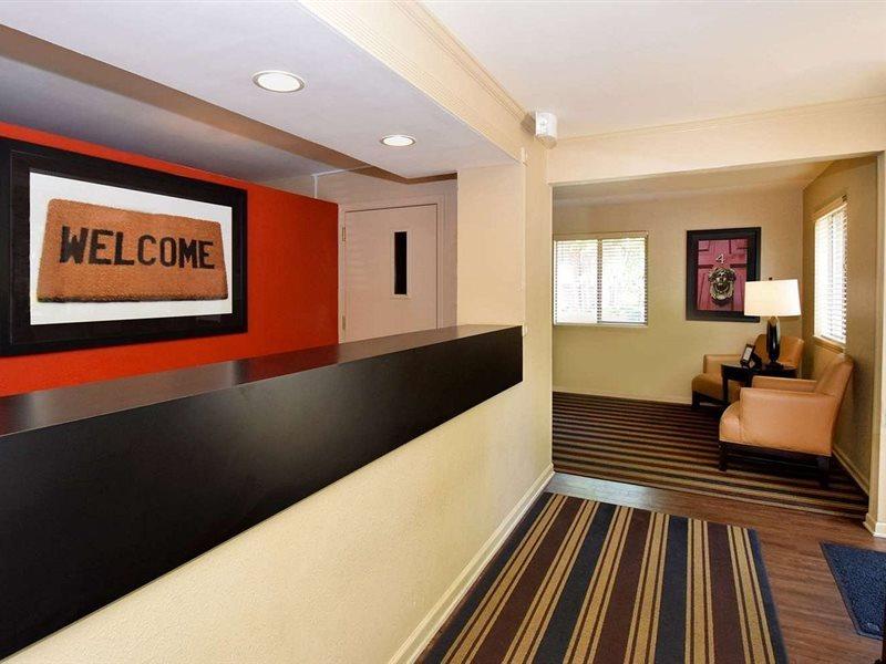 Suburban Studios Copley Akron West Экстерьер фото