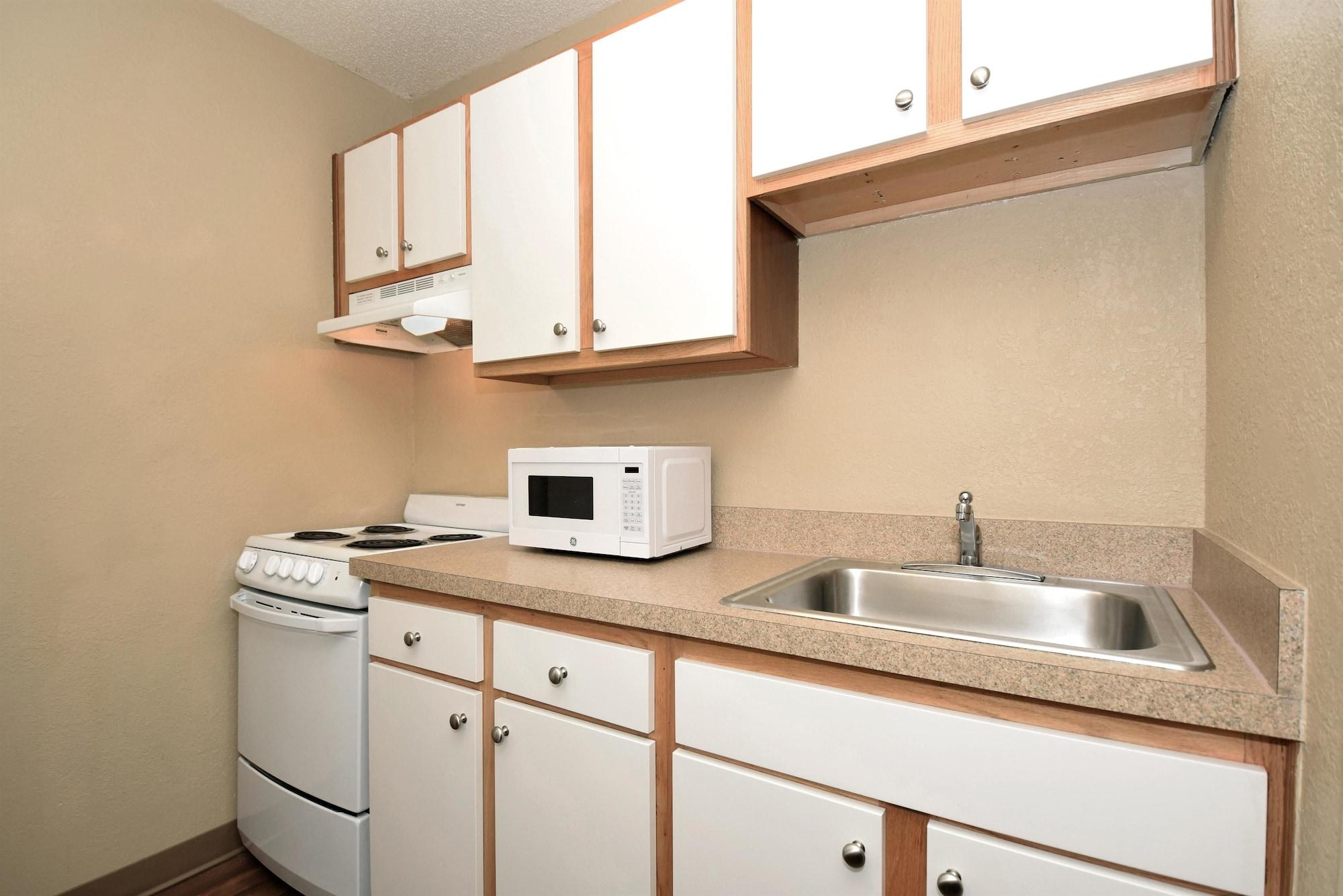 Suburban Studios Copley Akron West Экстерьер фото