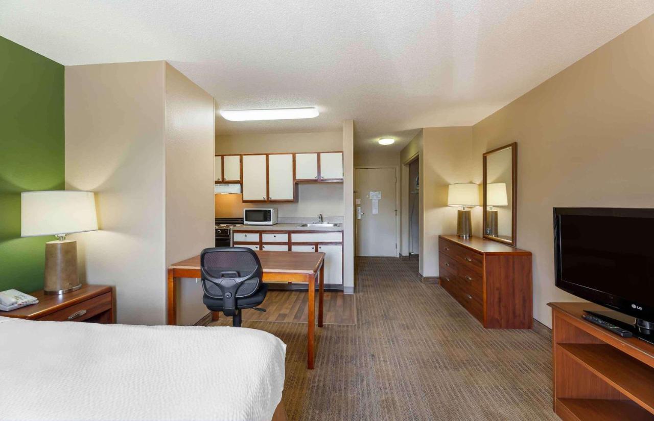 Suburban Studios Copley Akron West Экстерьер фото