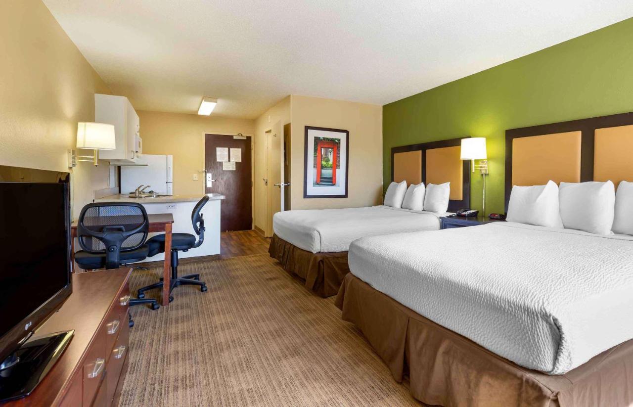 Suburban Studios Copley Akron West Экстерьер фото