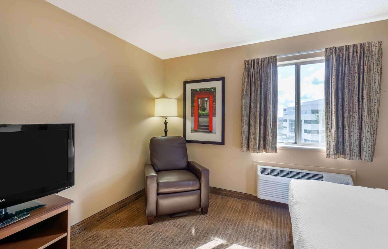 Suburban Studios Copley Akron West Экстерьер фото