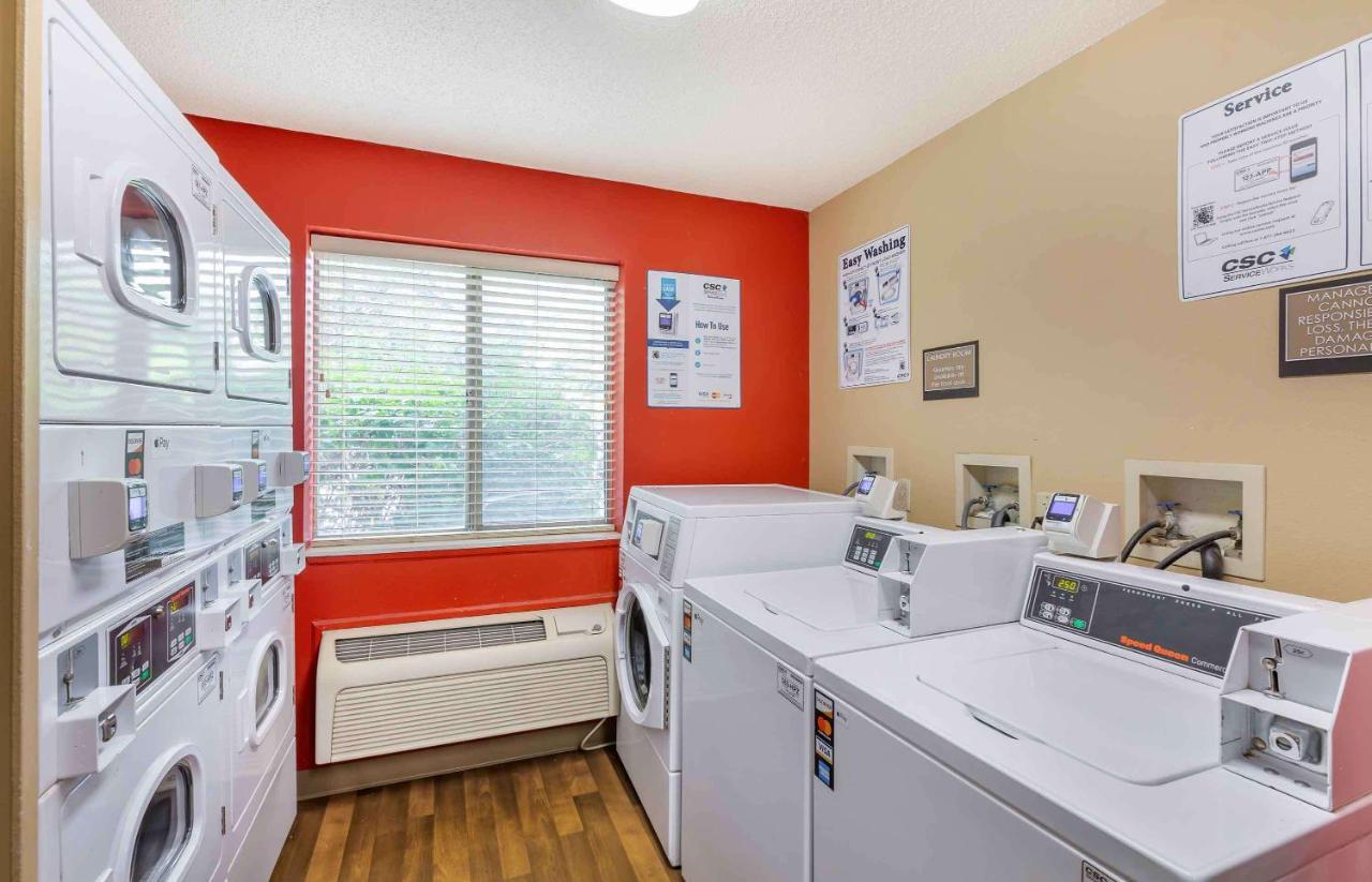 Suburban Studios Copley Akron West Экстерьер фото