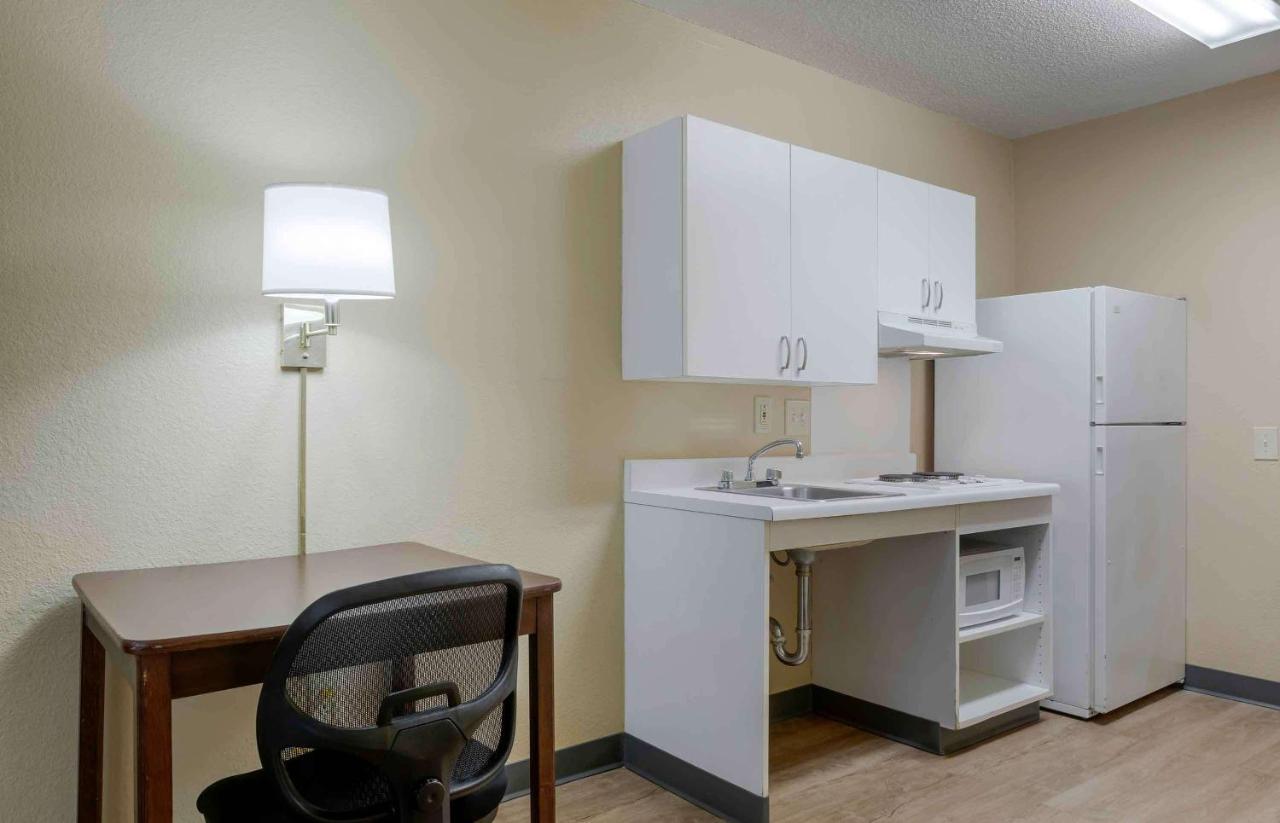 Suburban Studios Copley Akron West Экстерьер фото