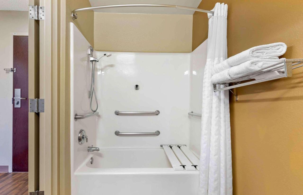 Suburban Studios Copley Akron West Экстерьер фото