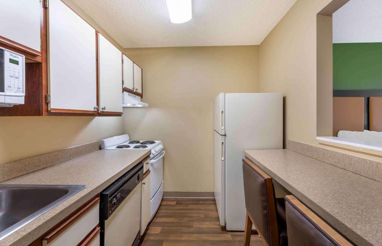 Suburban Studios Copley Akron West Экстерьер фото