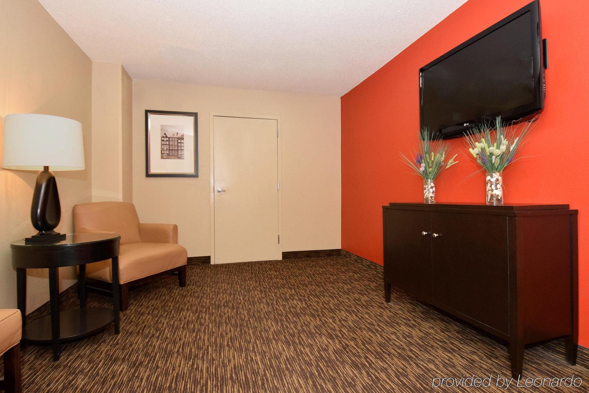 Suburban Studios Copley Akron West Экстерьер фото