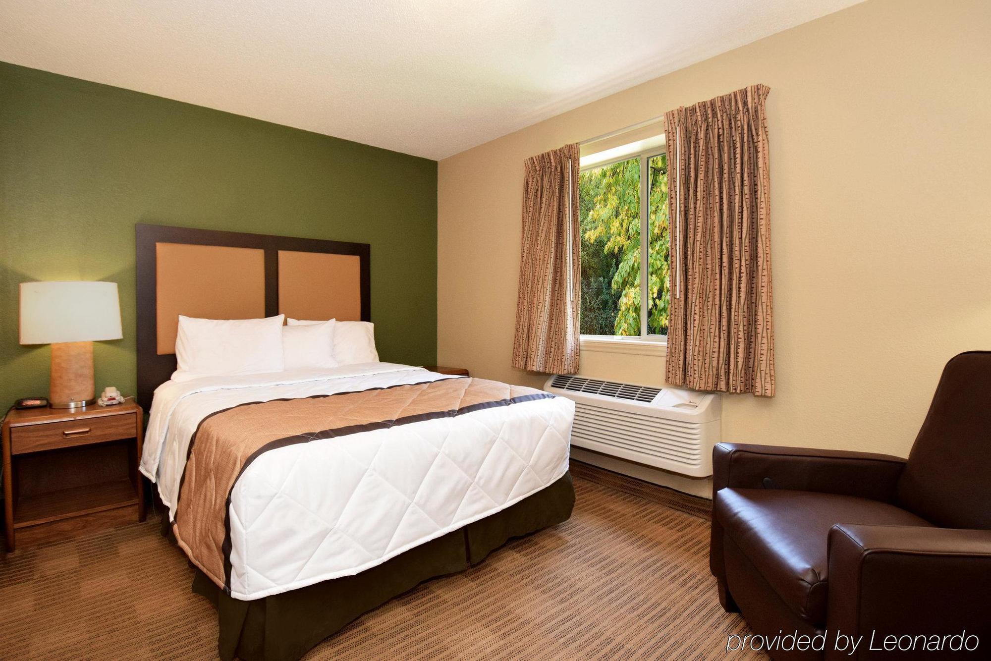 Suburban Studios Copley Akron West Экстерьер фото