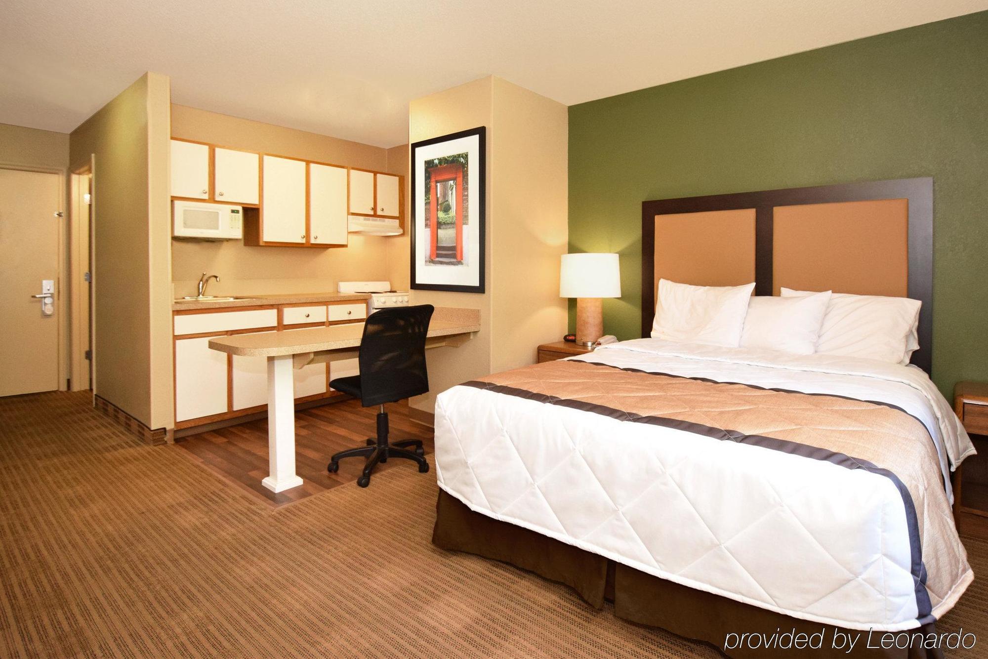 Suburban Studios Copley Akron West Экстерьер фото