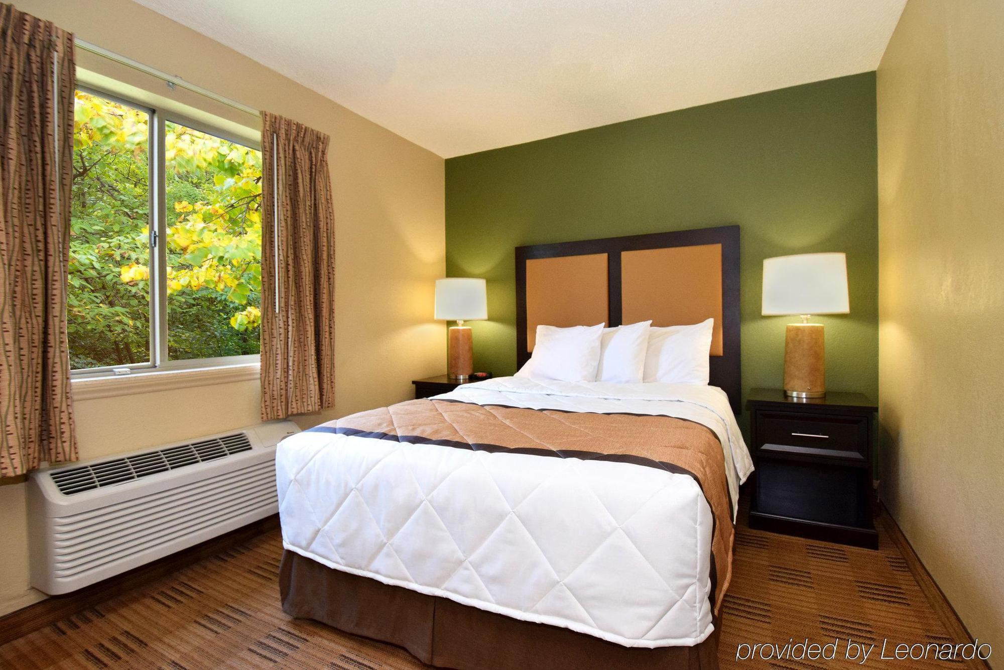 Suburban Studios Copley Akron West Экстерьер фото