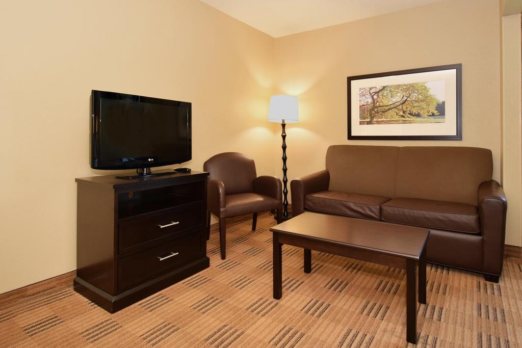 Suburban Studios Copley Akron West Экстерьер фото