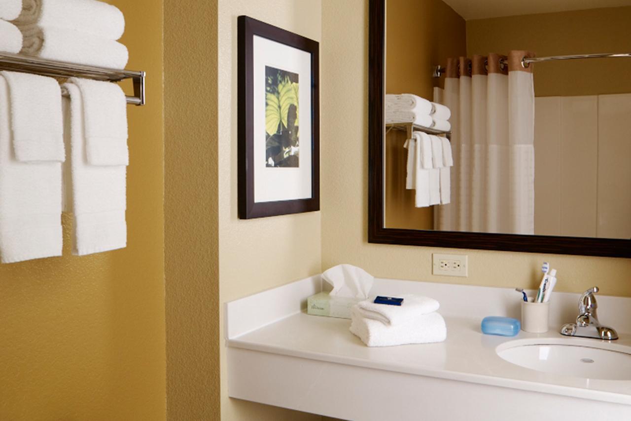 Suburban Studios Copley Akron West Экстерьер фото