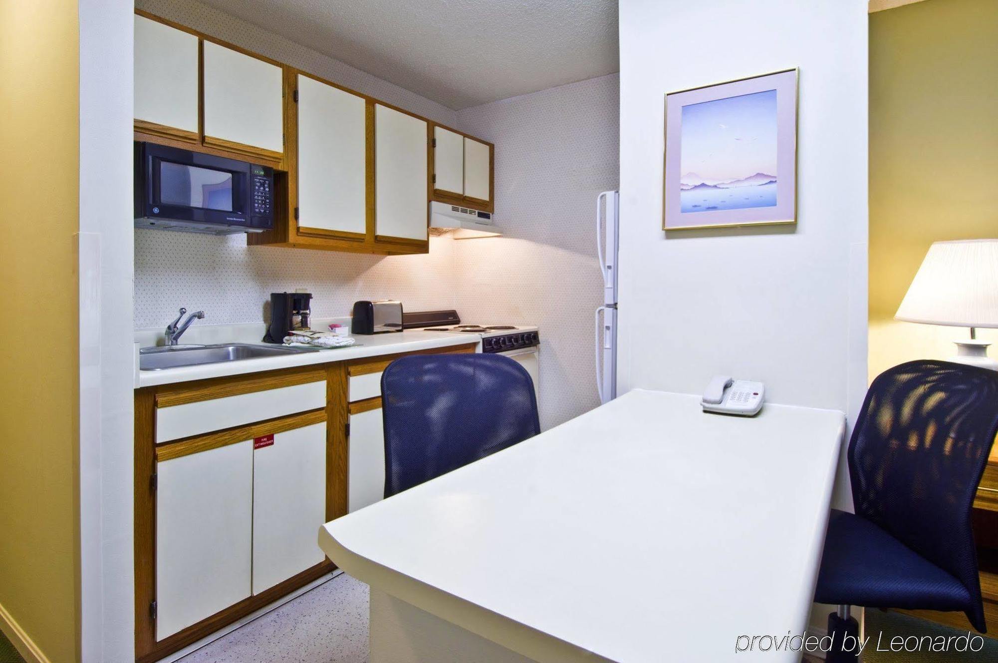 Suburban Studios Copley Akron West Экстерьер фото